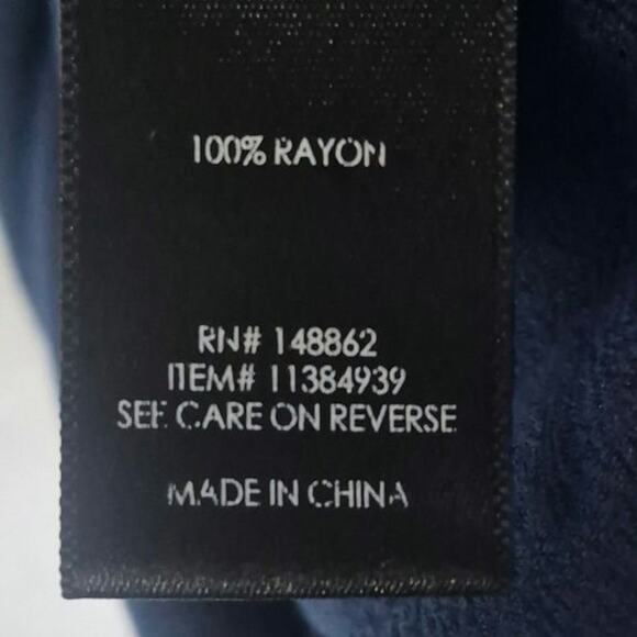 TORRID Navy Blue Crepe Embroidered Sleeveless Blouse Womens Plhs Size 0 - Picture 7 of 9